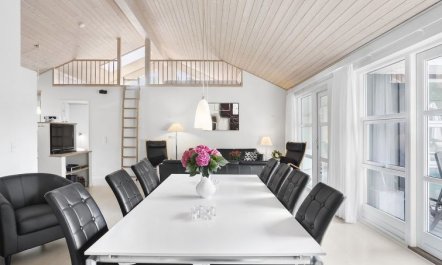 'Toa' - 600m from the sea 1