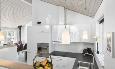 'Toa' - 600m from the sea 7