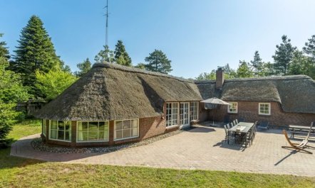 'Pauna' - 50m from the sea