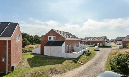 'Maylin' - 2.3km from the sea