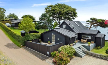 'Sten' - 30m from the sea 2