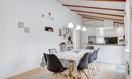 'Massie' - 30km from the sea 6