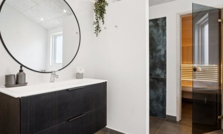 'Henryk' - 75m from the sea 1