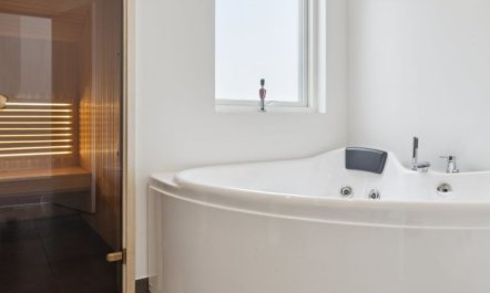 'Henryk' - 75m from the sea 2