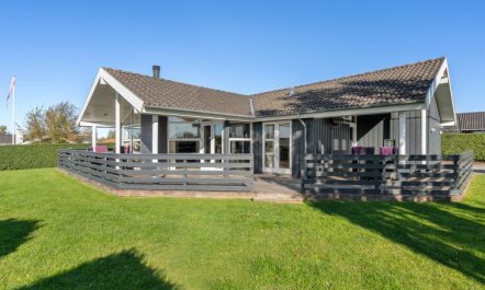 'Sylvana' - 400m from the sea