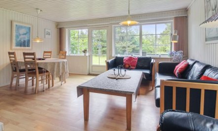 'Ylvi' - 2.8km from the sea 6