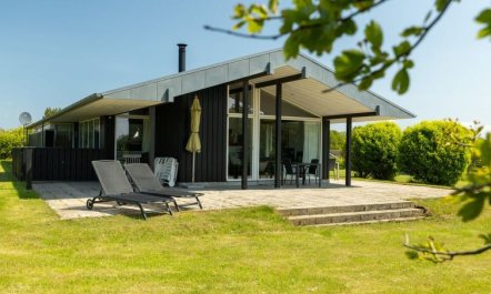 'Erlinda' - 600m from the sea