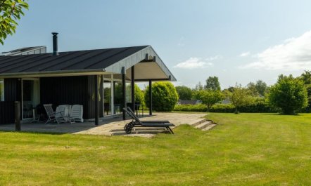 'Erlinda' - 600m from the sea 6