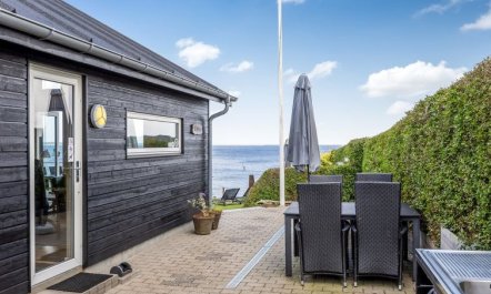 'Majbritt' - 50m from the sea 4