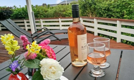 'Stenkil' - 250m from the sea 2