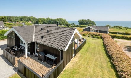 'Fridtjof' - 100m from the sea