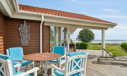 'Brunman' - 10m to the fjord 4