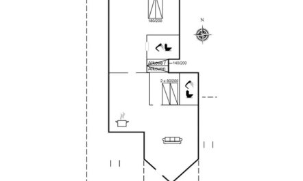 'Brunman' - 10m to the fjord 1