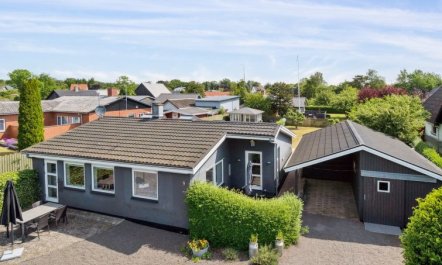 'Dreng' - 250m from the sea