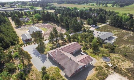 'Nana' - 4km from the sea