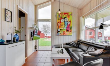 'Helga' - 100m from the sea 2