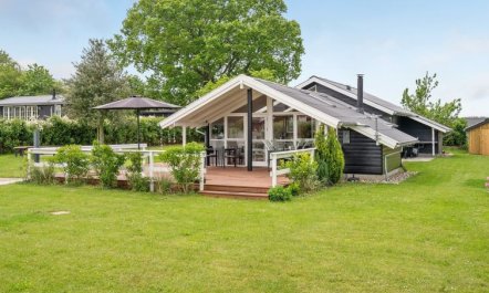 'Flicka' - 275m from the sea