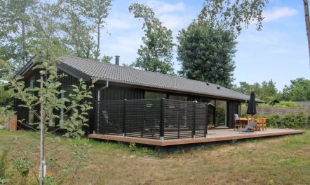 'Ellin' - 800m from the sea