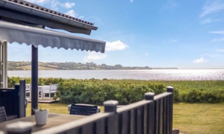 'Withger' - 20m from the sea 4