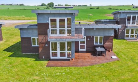 'Gudbrand' - 500m from the sea