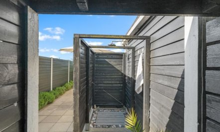 'Iven' - 140m from the sea 3