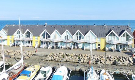 'Frigg' - 10m from the sea