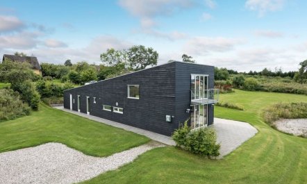 'Lyly' - 100m from the sea 2