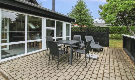 'Siouxsie' - 500m from the sea 4