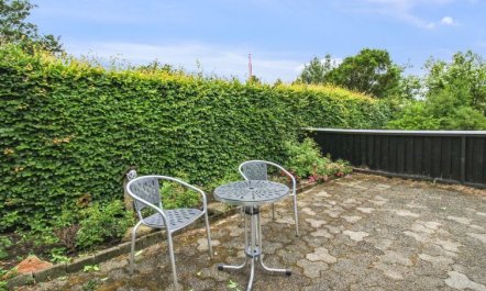 'Siouxsie' - 500m from the sea 2