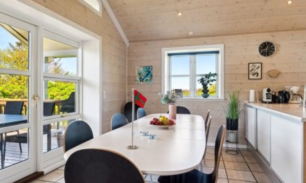 'Hjalmar' - 400m from the sea 4