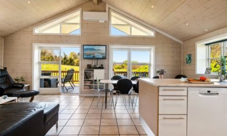 'Hjalmar' - 400m from the sea 6