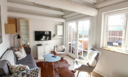 'Manfred' - 6km from the sea 1