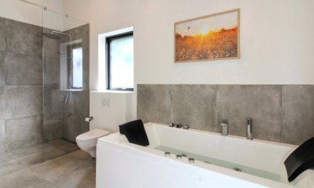 'Robert' - 30km from the sea 7