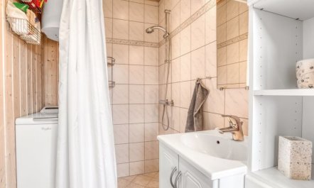 'Thorir' - 500m from the sea 4