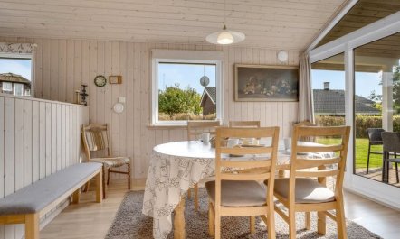 'Thala' - 35m from the sea 6