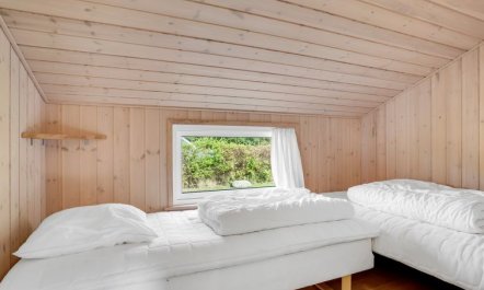 'Vincent' - 25m from the sea 2