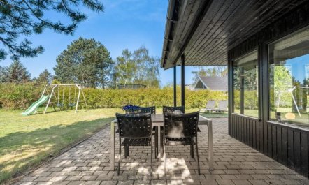 'Lars' - 250m from the sea