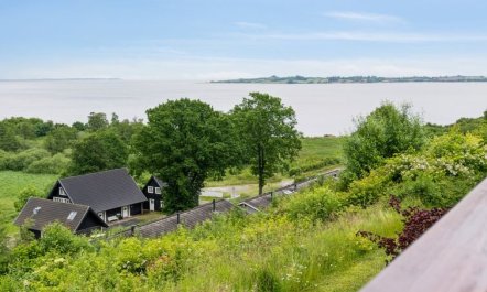 'Isbiorn' - 300m from the sea