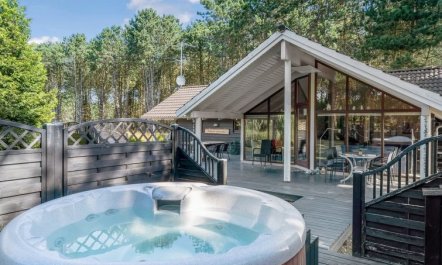 'Matine' - 800m from the sea