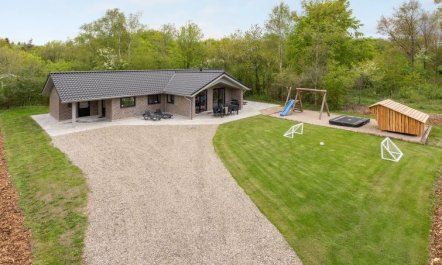 'Eylar' - 28km from the sea