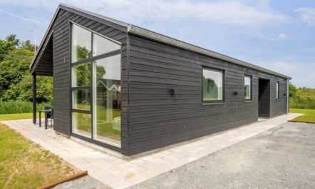 'Stygg' - 75m from the sea 4