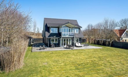 'Esme' - 30m from the sea 7