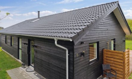 'Hasten' - 600m from the sea 2