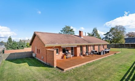 'Iara' - 500m from the sea