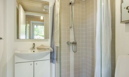 'Anemone' - 700m from the sea 6