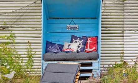 'Mark' - 1.2km from the sea 7