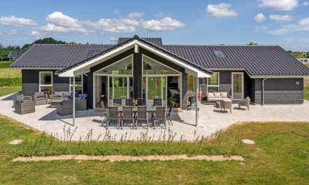 'Elsebet' - 600m from the sea