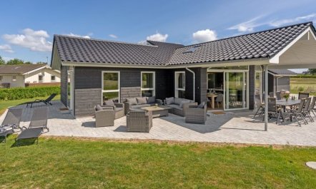 'Elsebet' - 600m from the sea 2