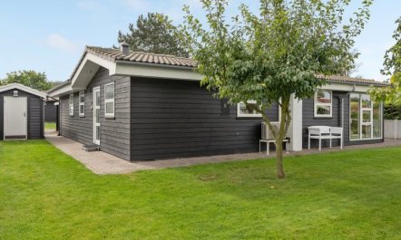 'Gull' - 150m from the sea 5