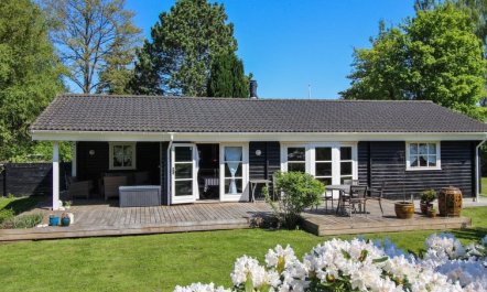 'Eia' - 500m from the sea